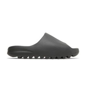 Yeezy Slides Onyx size 13